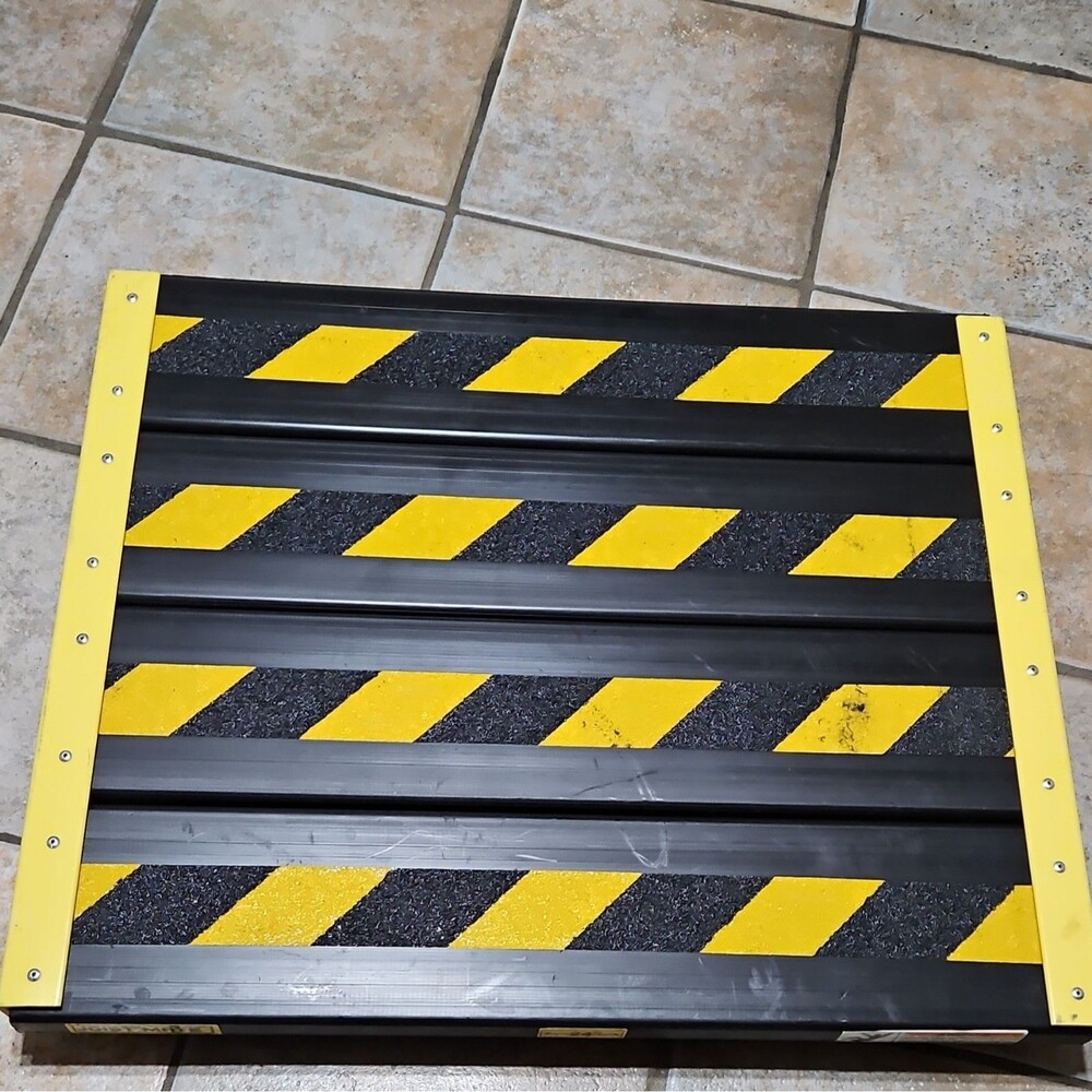 William Frick & Co. Joist Mate Threshold Ramp Anti-Slip Plastic 24x16 Black/Yel… - Picture 1 of 8